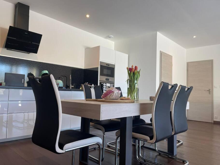 Brand New Villa With Fully Intergrated Air Conditioning & Private Pool, Overlooking Forest Sardan Kültér fotó
