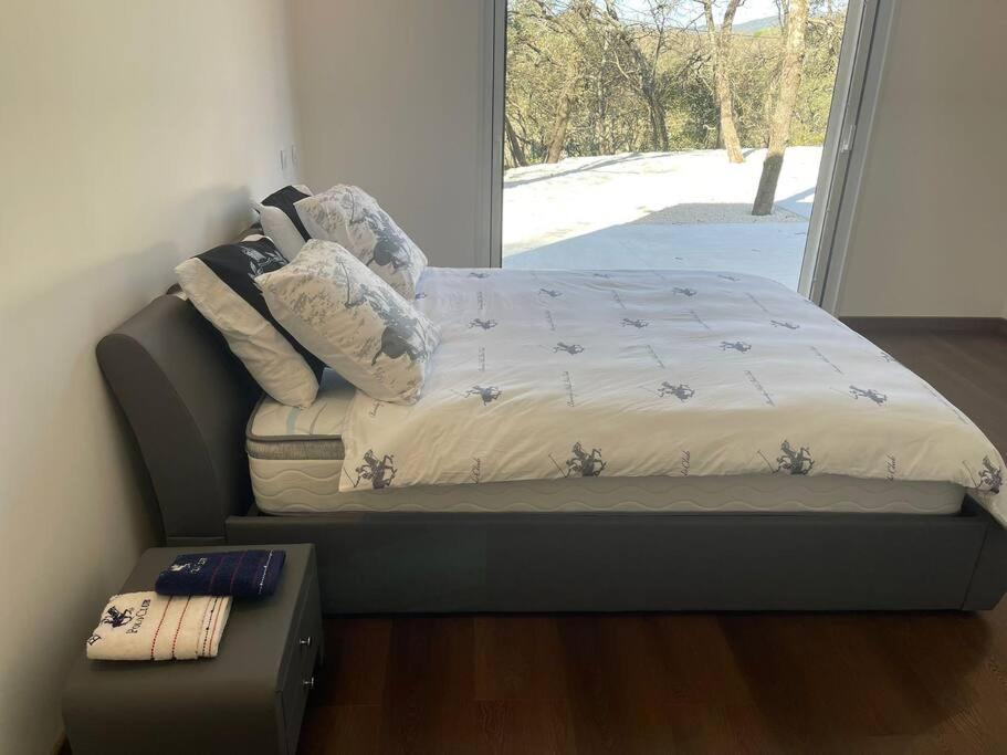 Brand New Villa With Fully Intergrated Air Conditioning & Private Pool, Overlooking Forest Sardan Kültér fotó